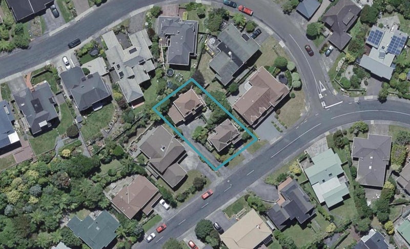 1/76 Amapur Drive, Khandallah, Wellington - Carousel 1