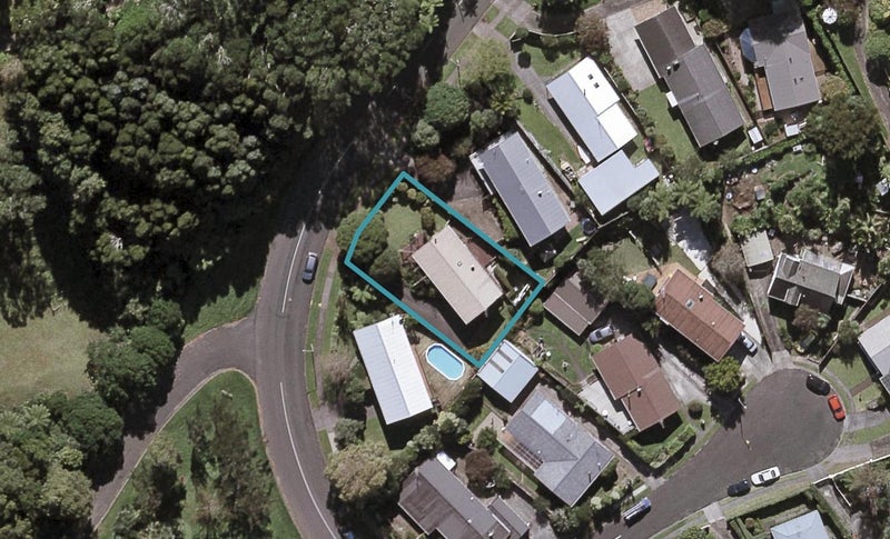 15 Roto Street, Westown, New Plymouth - Carousel 1