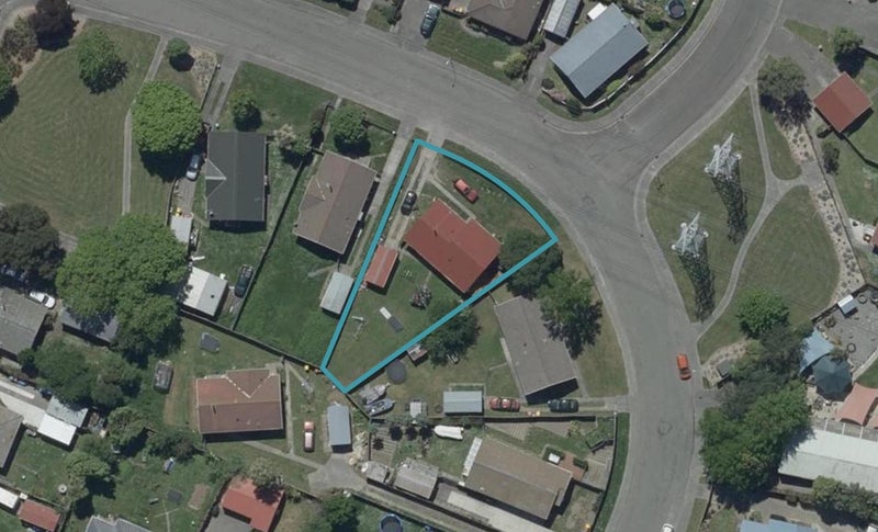 8 Pensacola Crescent, Broomfield, Christchurch - Carousel 1