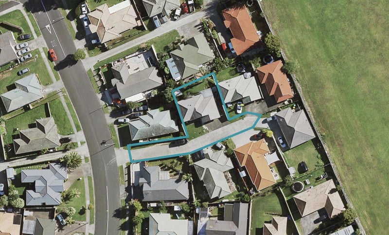 16 Glenveagh Park Drive, Weymouth, Auckland - Carousel 1