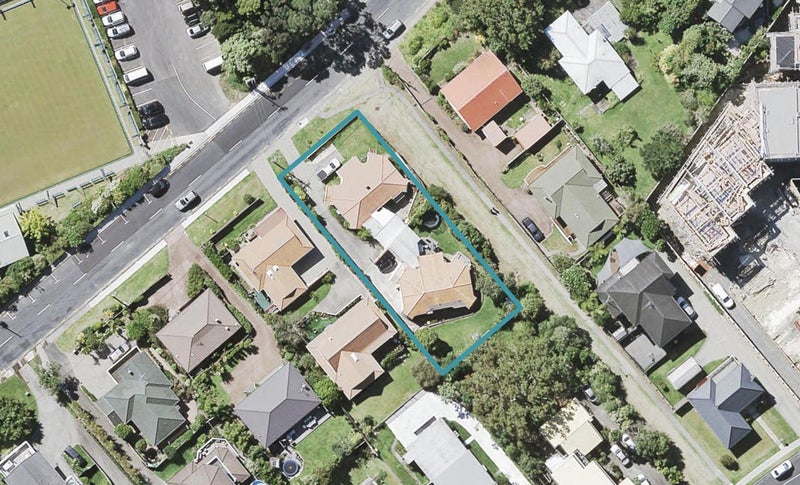 2/10 Ramsgate Terrace, Mairangi Bay, Auckland - Carousel 1