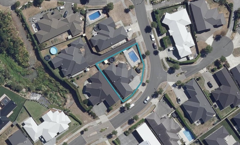 12 Bramber Street, Flagstaff, Hamilton - Carousel 1