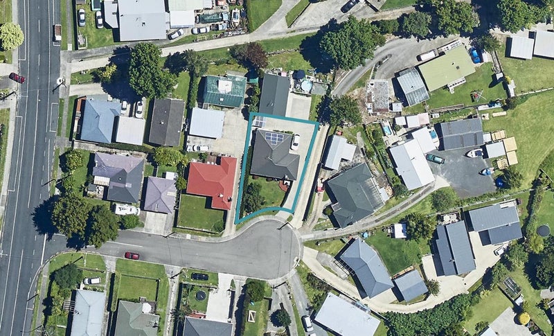 8 Canberra Place, Bellevue, Tauranga - Carousel 1