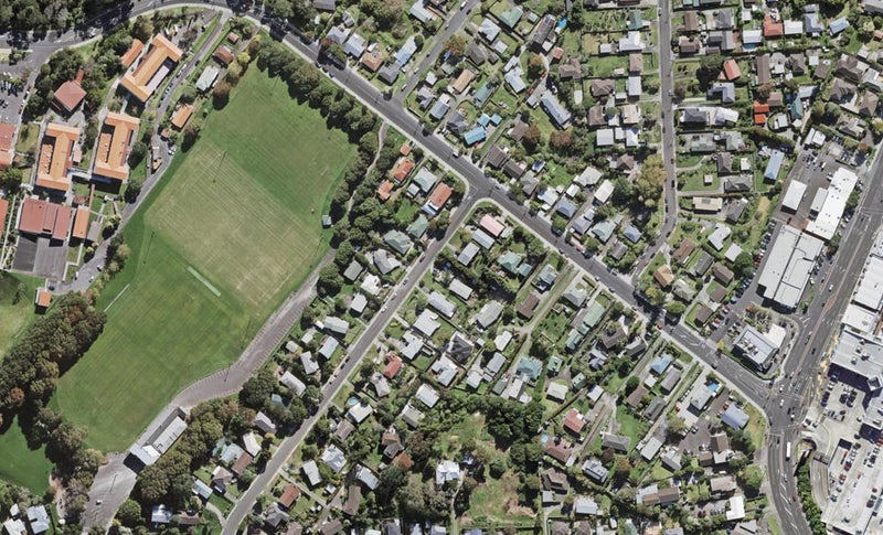 6 Waverley Avenue, Glenfield, Auckland - Carousel 1