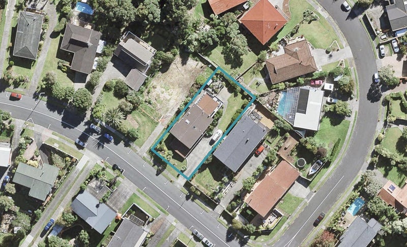 71 Sartors Avenue, Browns Bay, Auckland - Carousel 1