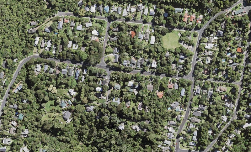 128 Woodlands Park Road, Titirangi, Auckland - Carousel 1