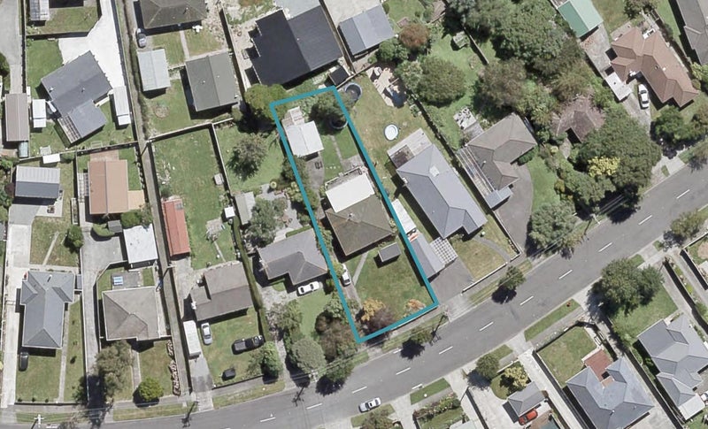42 Shakespeare Avenue, Trentham, Upper Hutt - Carousel 1