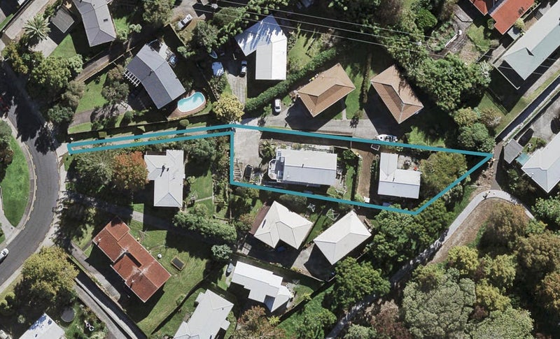 2/15 Ramillies Place, Glenfield, Auckland - Carousel 1