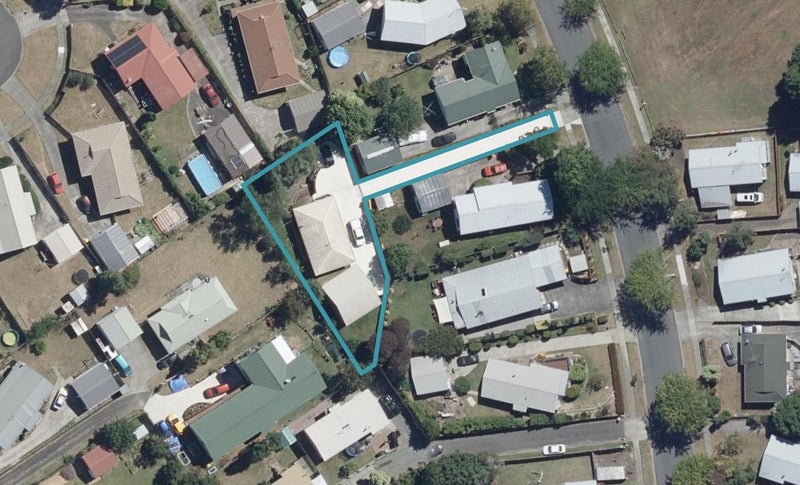 15 Taksan Place, Pukete, Hamilton - Carousel 1