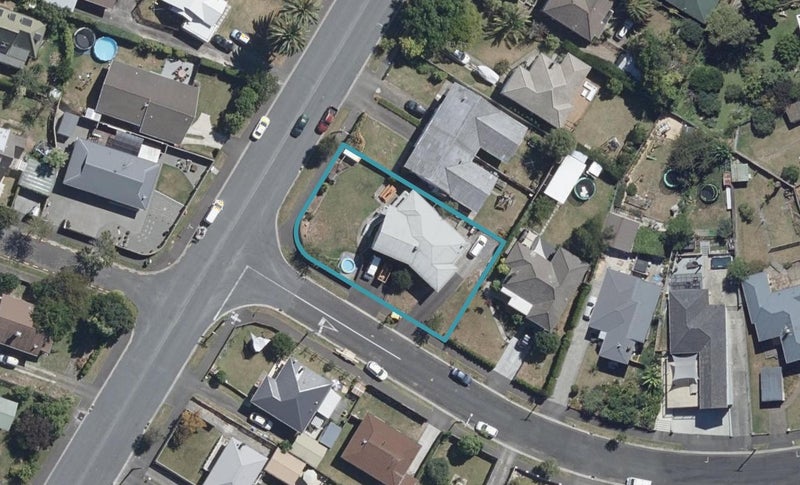 24 Charles Crescent, Beerescourt, Hamilton - Carousel 1