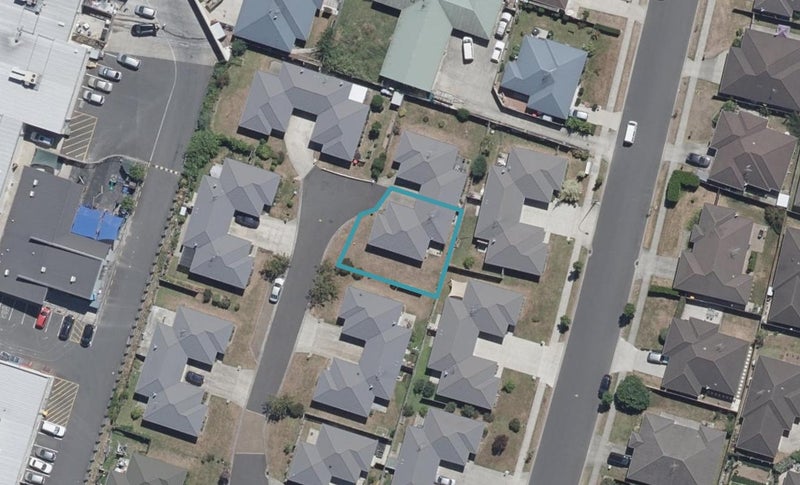 8 Eddlewood Court, Huntington, Hamilton - Carousel 1