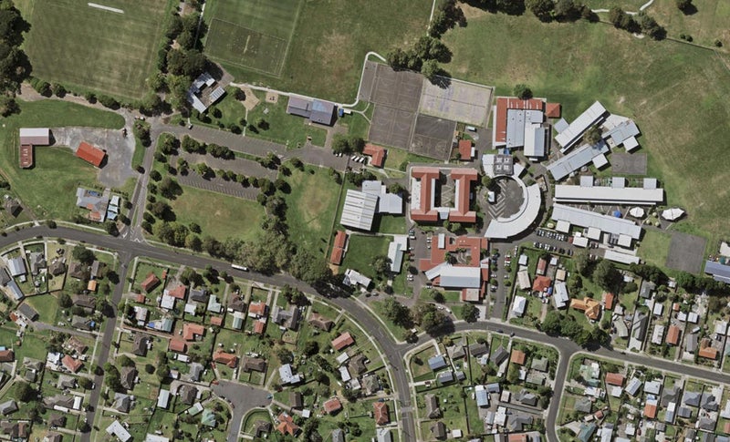 4 Alexander Crescent, Ōtara, Auckland - Carousel 1
