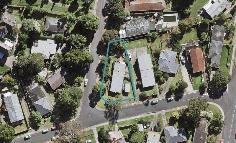 2/11 Ayton Drive, Totara Vale, Auckland - Carousel 1