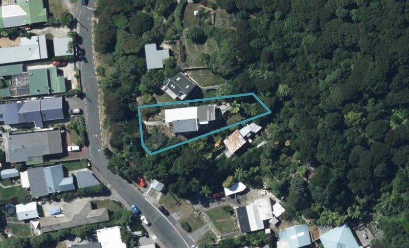 30 Cluny Road, Plimmerton, Porirua - Carousel 1
