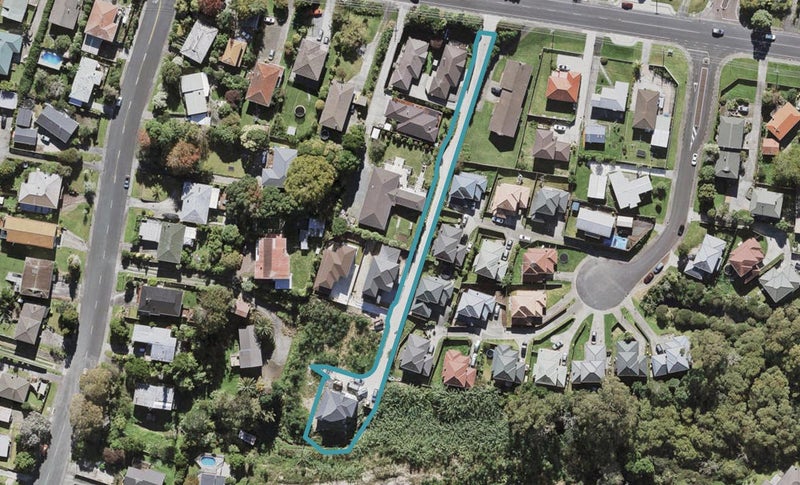 11 Younger Lane, Massey, Auckland - Carousel 1