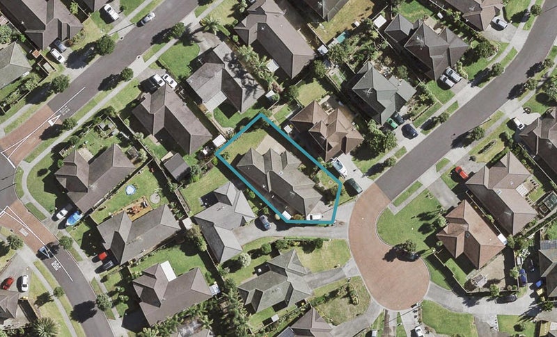 13 Greta Banks Place, Wattle Downs, Auckland - Carousel 1