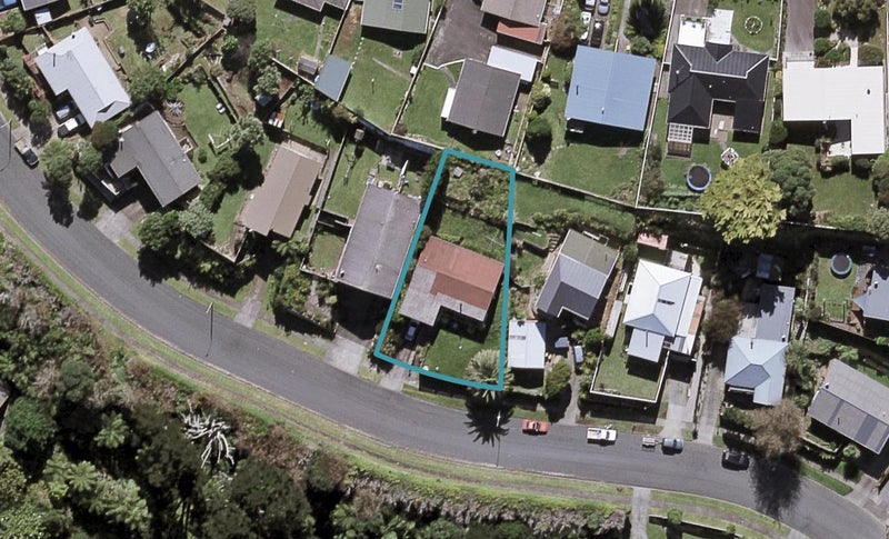13 Hobart Drive, Spotswood, New Plymouth - Carousel 1