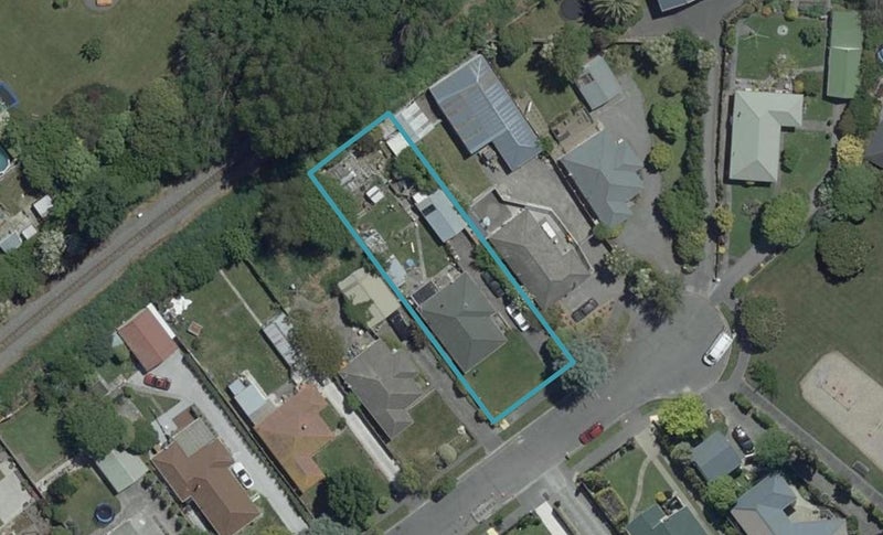 27 Canberra Place, Redwood, Christchurch - Carousel 1