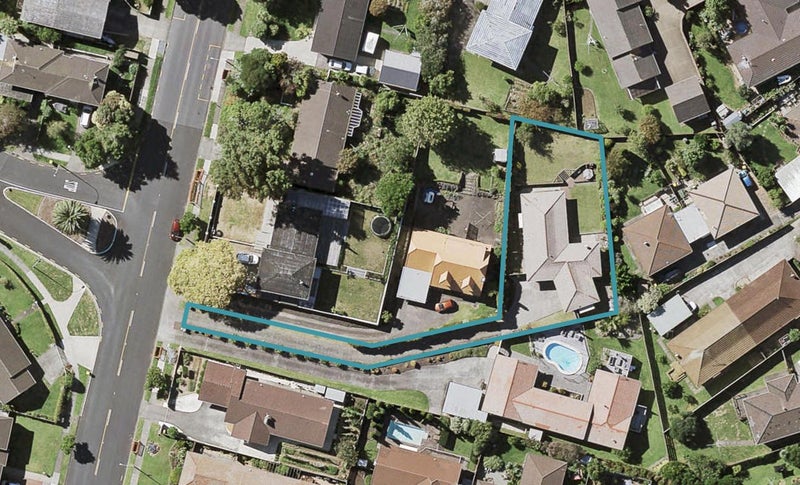 67A Glenmore Road, Sunnyhills, Auckland - Carousel 1