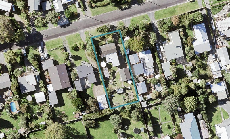 11 First View Avenue, Beachlands, Auckland - Carousel 1