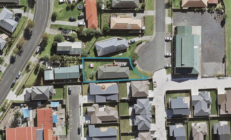 37 Freda Place, Favona, Auckland - Carousel 1