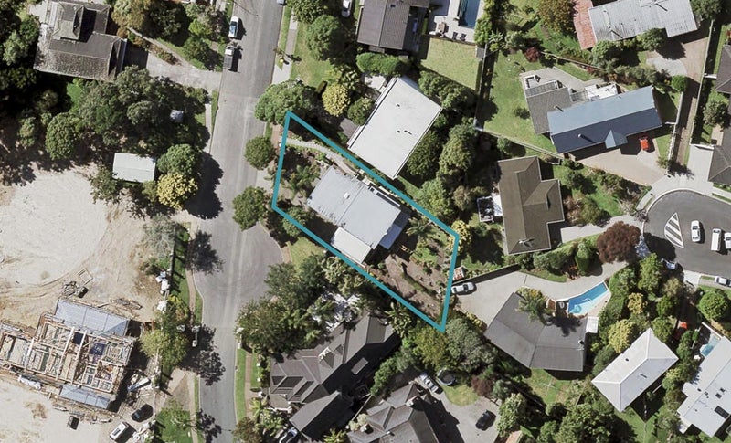 64 Fisher Parade, Sunnyhills, Auckland - Carousel 1
