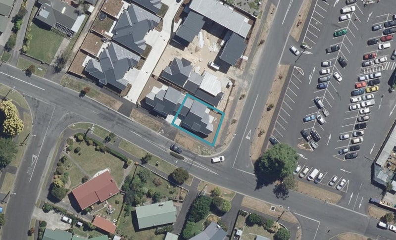 2/35 MacDonald Road, Glenview, Hamilton - Carousel 1