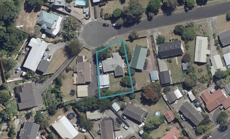 11 Nikau Place, Pukete, Hamilton - Carousel 1