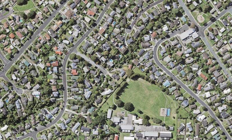 16 Freyberg Place, Howick, Auckland - Carousel 1