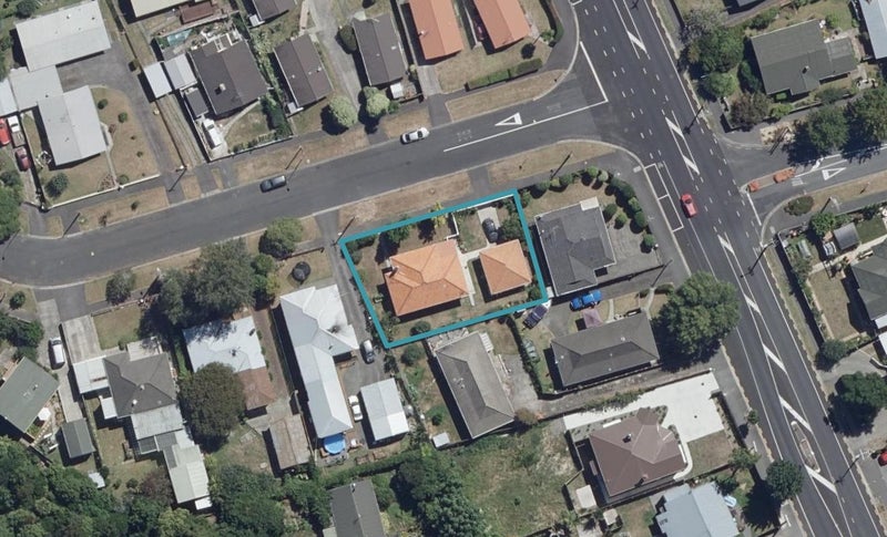 1 Moncrieff Avenue, Fairfield, Hamilton - Carousel 1