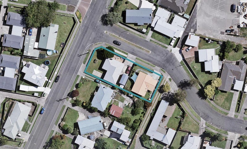 2 Cooke Place, Taradale, Napier - Carousel 1