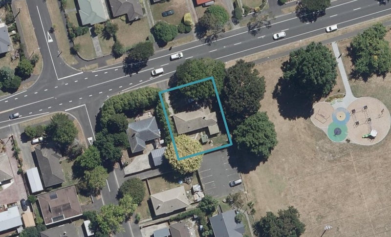 204 Clarkin Road, Fairfield, Hamilton - Carousel 1