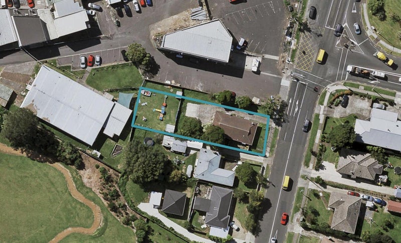 2/208 Preston Road, Otara, Auckland - Carousel 1