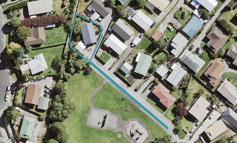 40 Starforth Place, Henderson, Auckland - Carousel 1