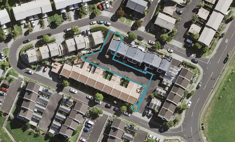 14 Winery Way, Henderson, Auckland - Carousel 1