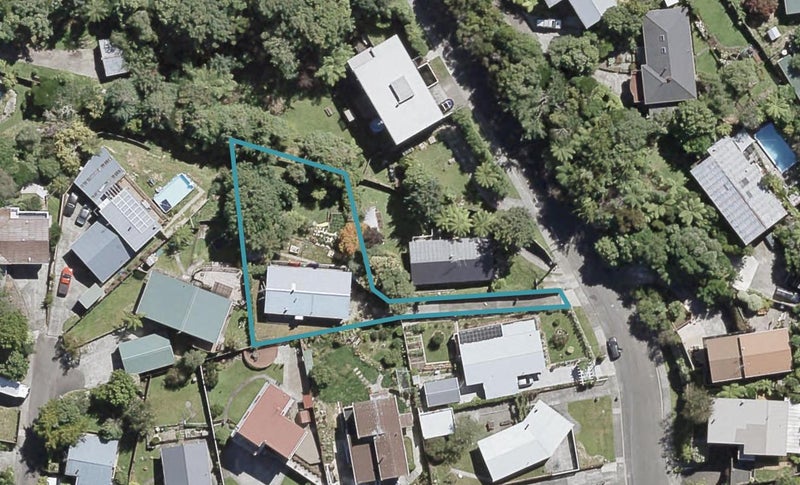 16 Vista Crescent, Maoribank, Upper Hutt - Carousel 1