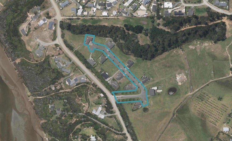 18 Park Avenue, Mangawhai Heads, Mangawhai - Carousel 1