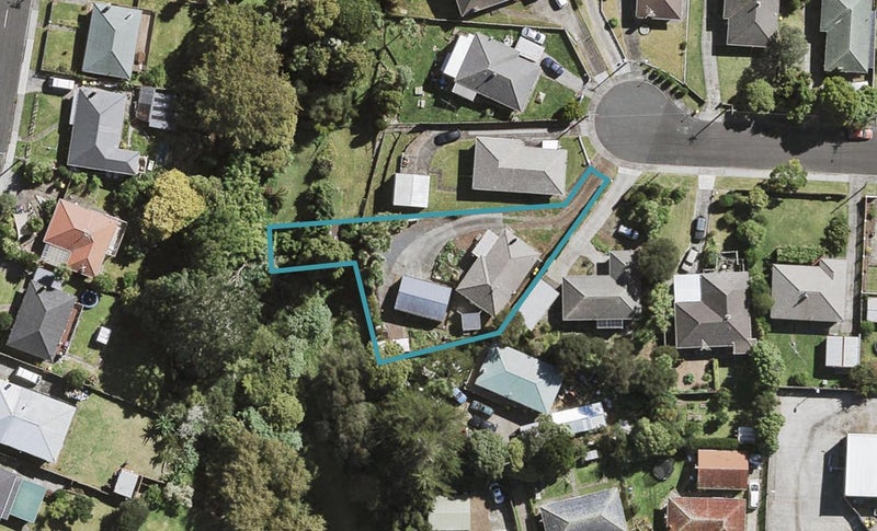 4 Albert Pryor Avenue, Henderson, Auckland - Carousel 1