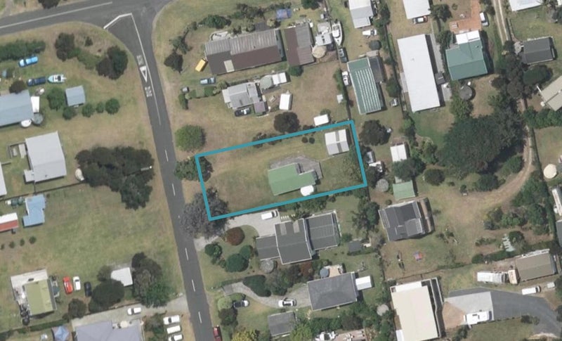 18 Dey Street, Mangawhai Heads, Mangawhai - Carousel 1