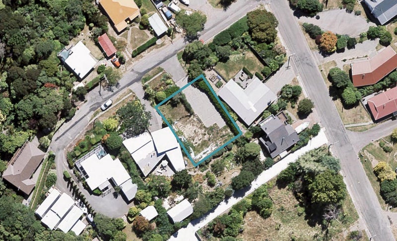 3 Seaview Avenue, Akaroa, Akaroa - Carousel 1