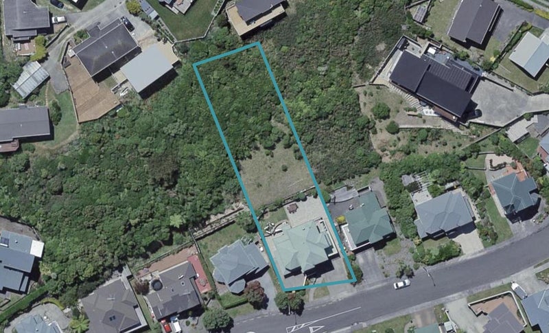 51 Dress Circle, Newlands, Wellington - Carousel 1