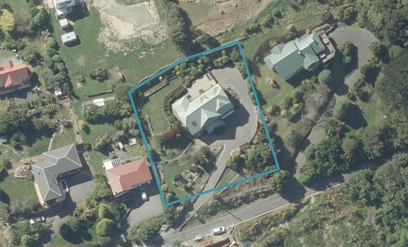 57 Kauri Street, Ravensbourne, Dunedin - Carousel 1
