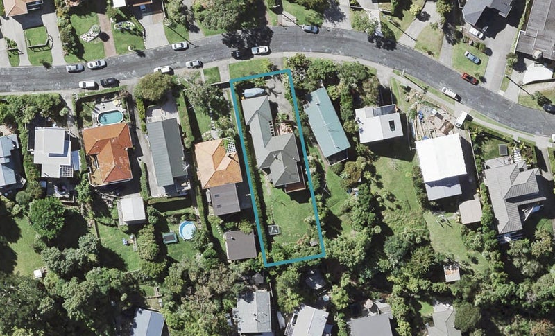 24 Peter Terrace, Castor Bay, Auckland - Carousel 1