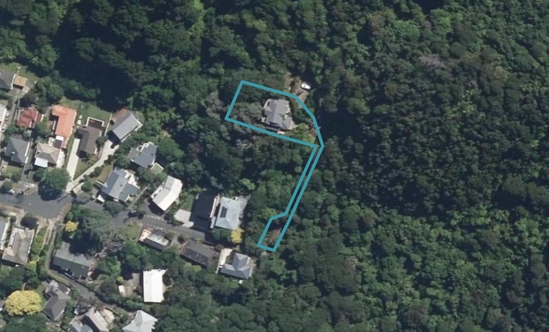 216 Whites Line, WAIWHETU, LOWER HUTT - Carousel 1