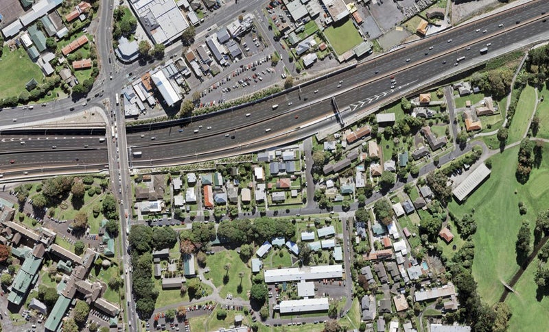 2/27 Parr Road South, Mount Albert, Auckland - Carousel 1