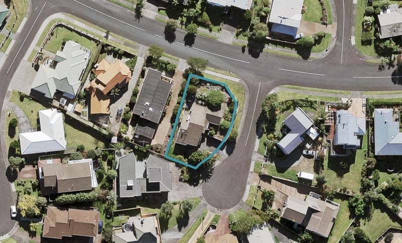 1 Farr Road, West Harbour, Auckland - Carousel 1
