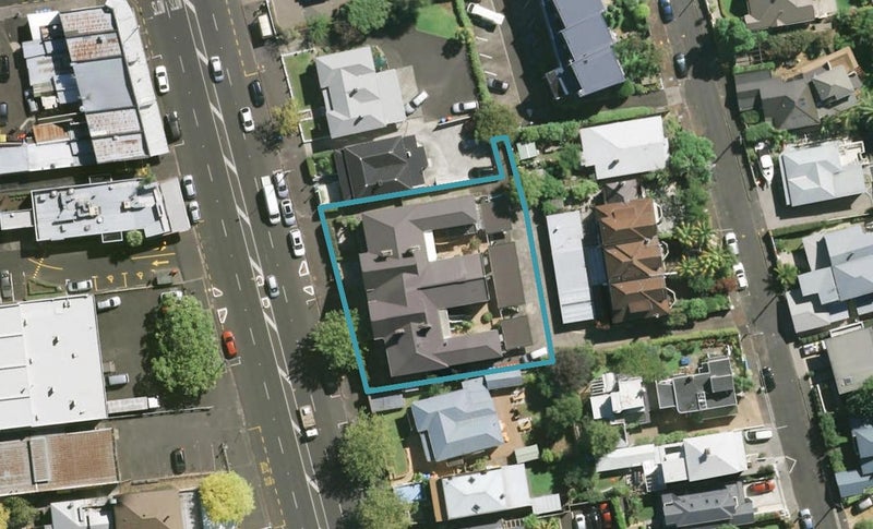 2/207 Ponsonby Road, Freemans Bay, Auckland - Carousel 1