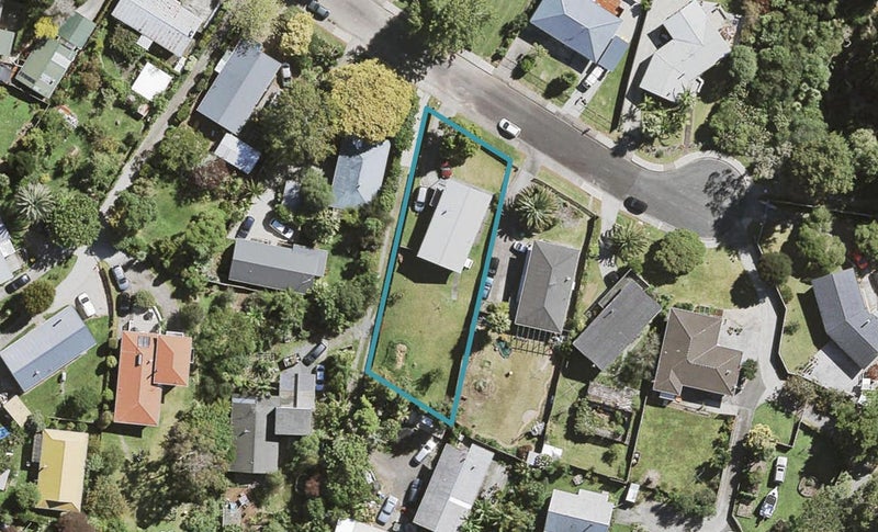 17 Lucinda Place, Glen Eden, Auckland - Carousel 1