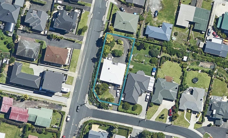 2 Pine Avenue, Otumoetai, Tauranga - Carousel 1