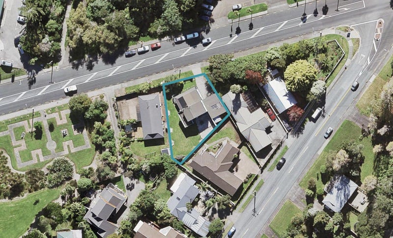 100B Godley Road, Green Bay, Auckland - Carousel 1